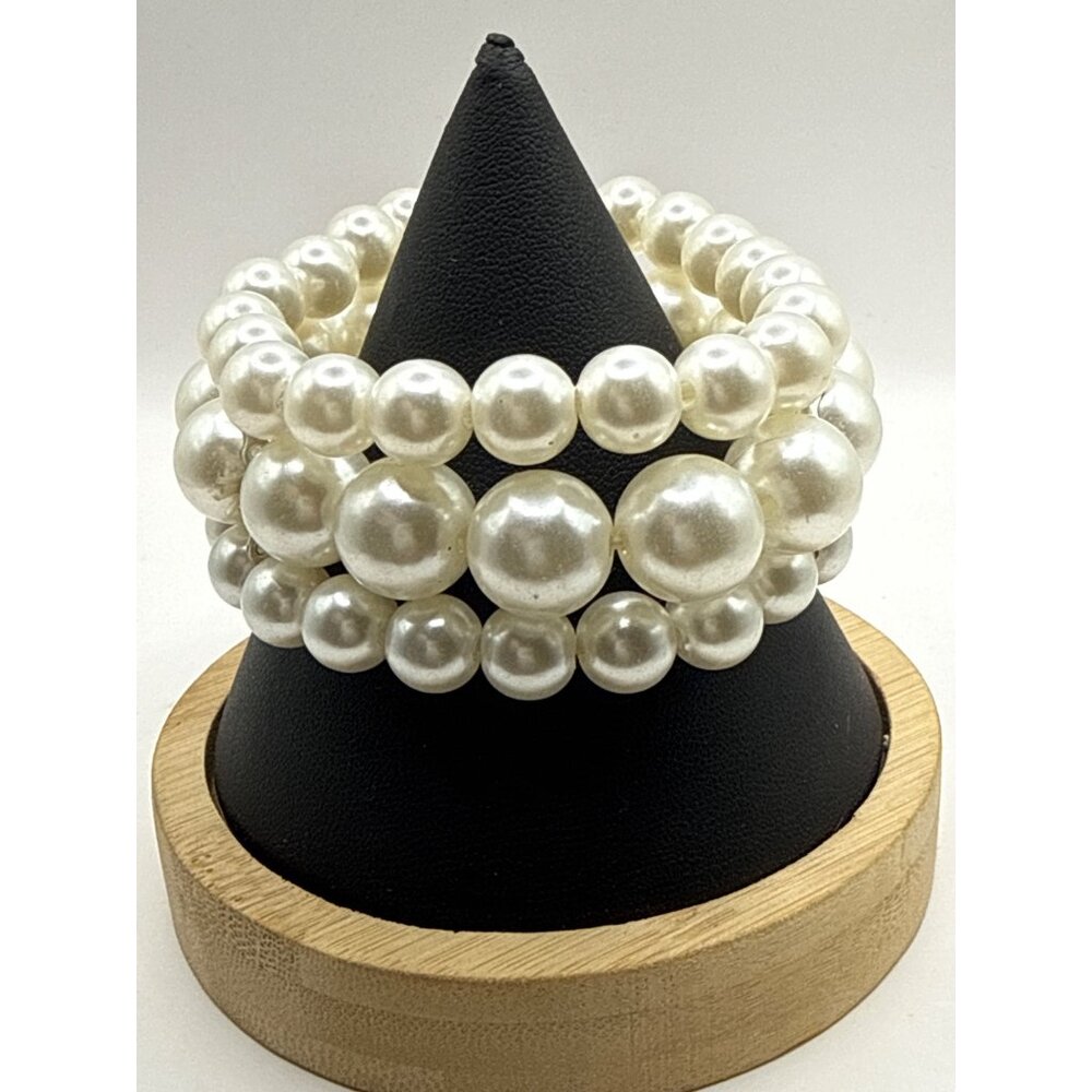 Elegant Faux Pearl Beaded Stretch Bracelet Classic White Statement